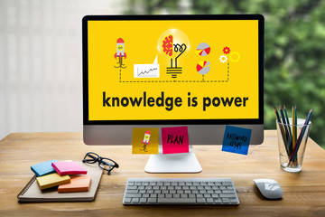 上海一医生跟腱断裂4天后绑支具站着做两台手术是怎么回事？