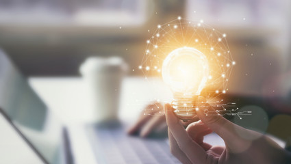 一匹野马标志是什么车