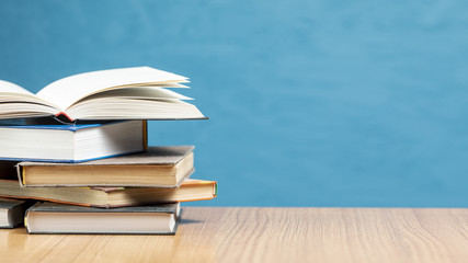 上海一医生跟腱断裂4天后绑支具站着做两台手术是怎么回事？